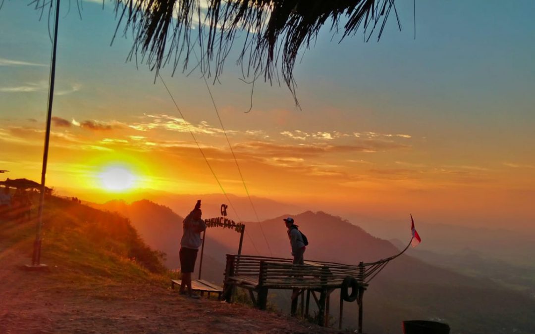 Wisata Gunung Kotak Ngrayun